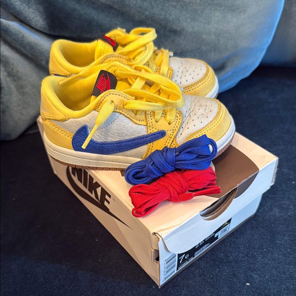 Travis Scott Toddler Canary Jordan 1s size 7c